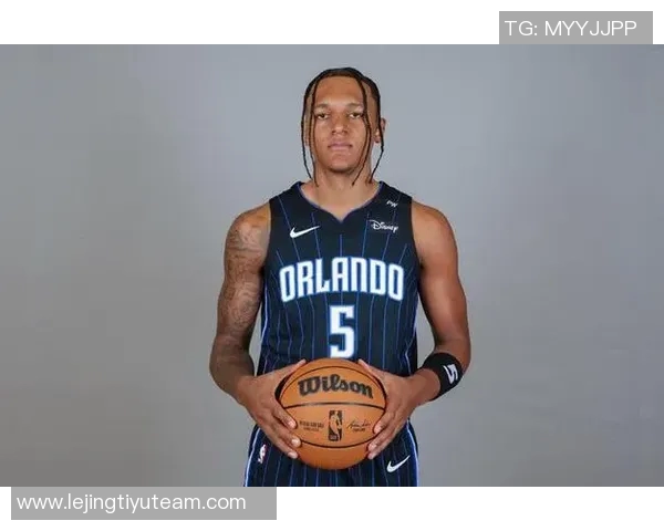 保罗坦言新赛季愿意全场领防对手展现团队精神 保罗坦言新赛季愿意全场领防对手展现团队精神