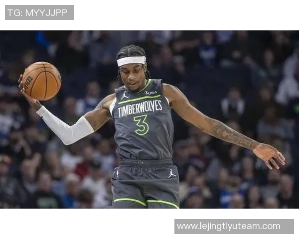 稳定发挥麦克丹尼尔斯半场高效表现助球队争胜 稳定发挥麦克丹尼尔斯半场高效表现助球队争胜