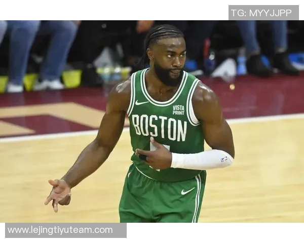 普理查德盛赞杰伦布朗具备顶级球员实力能轻松砍下40分或三双数据