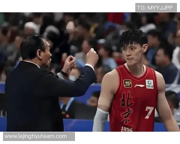 曾凡博强调团队协作的重要性每位球员都需与核心球员紧密配合