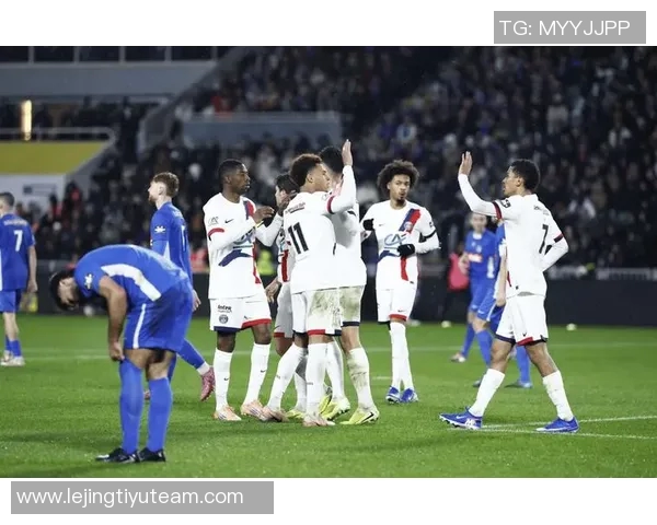 登贝莱禁区内华丽过人精彩挑射破门再添一球助力球队逆转胜利