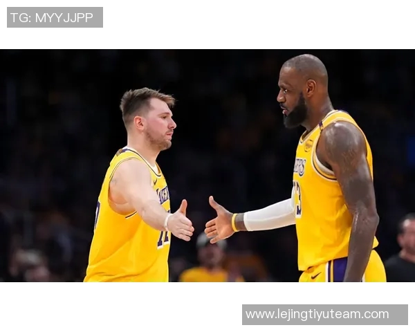 詹姆斯强调团队合作不愿被炒作与东契奇关系胜负荣辱应由全队共同承担